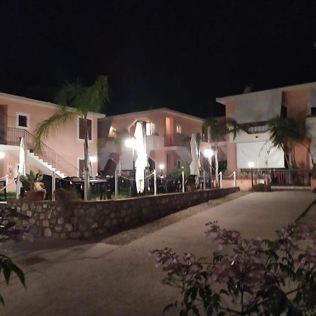 Hotel San Domenico มารีนาดีกาเมโรตา ภายนอก รูปภาพ